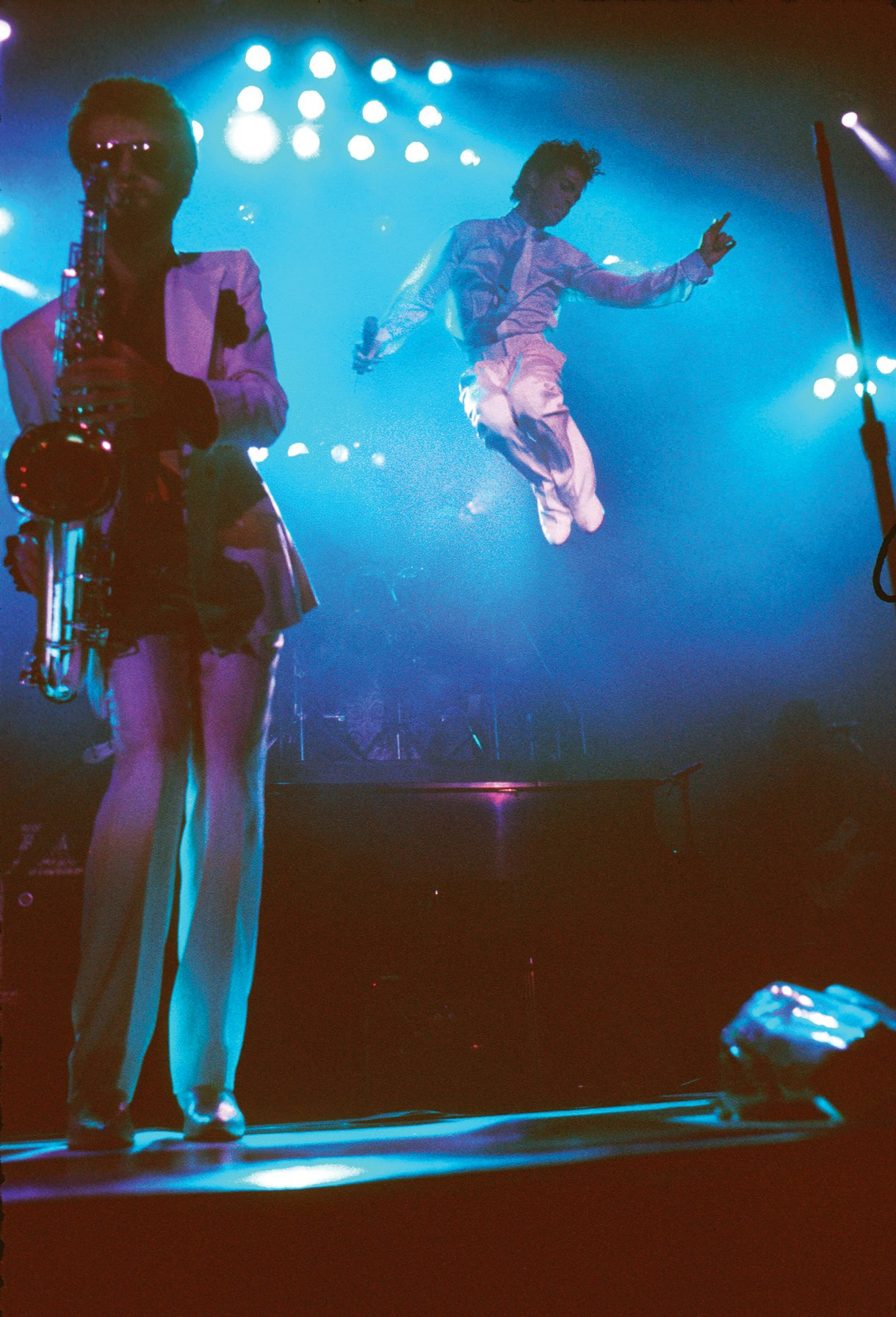 Eric Leeds and Prince during the Parade tour at Wembley Arena, London, August 1986. Photo by Michael Putland/Getty Images.
